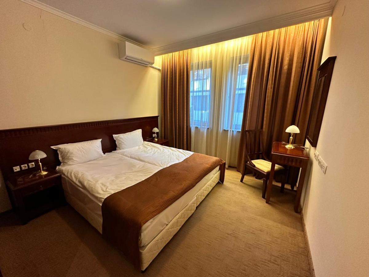 Great Apartments In Downtown Банско Экстерьер фото
